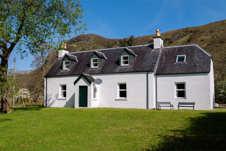 Attadale Cottages - Image 1 - UK Tourism Online