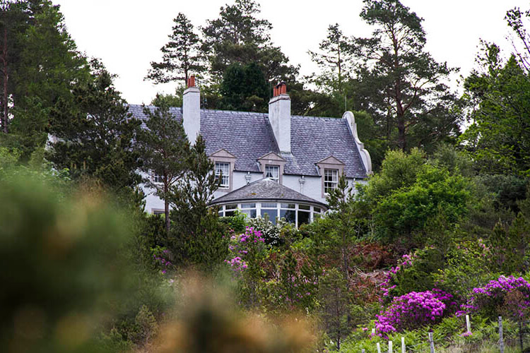 Duirinish Lodge & Gardens - Image 1 - UK Tourism Online