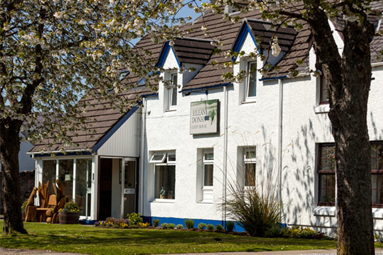 Eilean Donan Guest House - Image 1 - UK Tourism Online