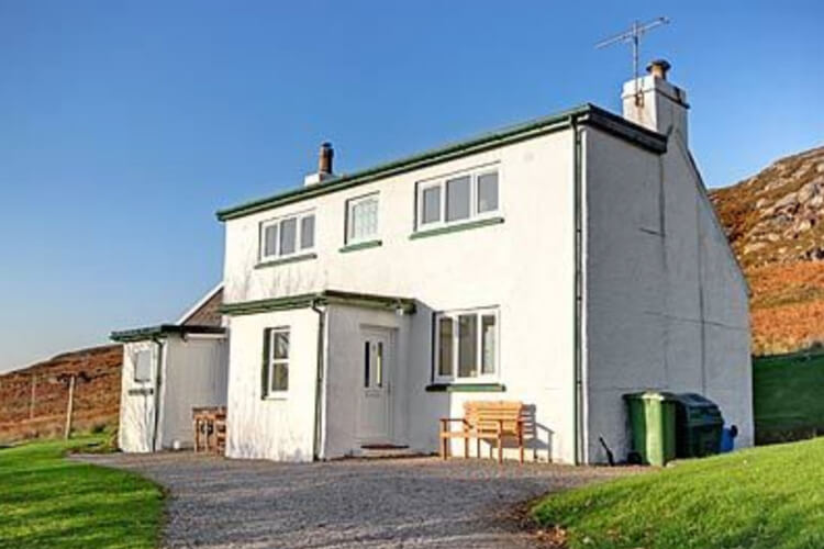 Inverpolly Lodge & Badagyle Cottage - Image 2 - UK Tourism Online
