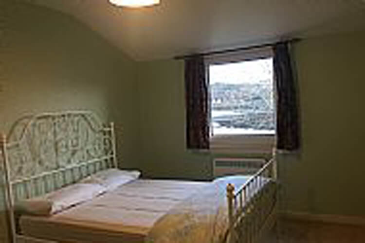 Waterside Cottage - Image 4 - UK Tourism Online