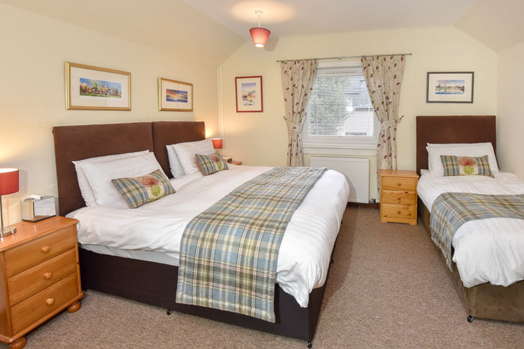 Acer Glen B&B - Image 4 - UK Tourism Online