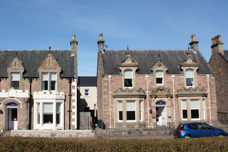 Ardross & Glencairn Guest House - Image 1 - UK Tourism Online