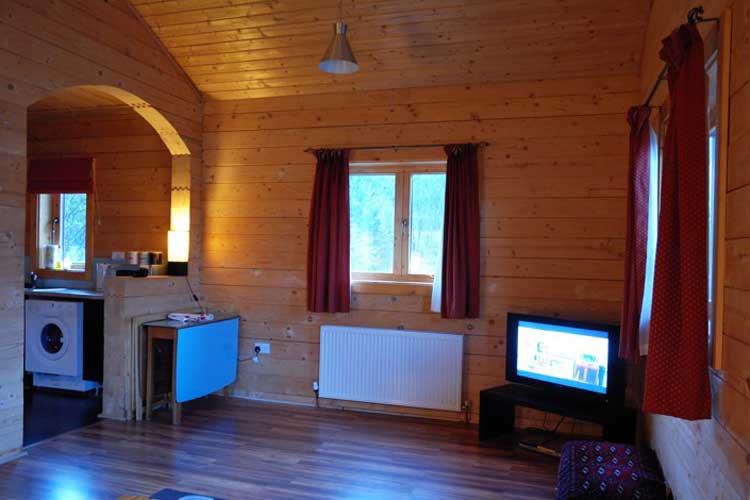 Ben Nevis Log Cabins - Image 3 - UK Tourism Online