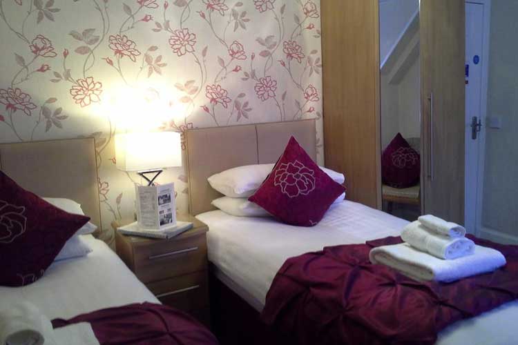 Carrmoor Guest House - Image 3 - UK Tourism Online