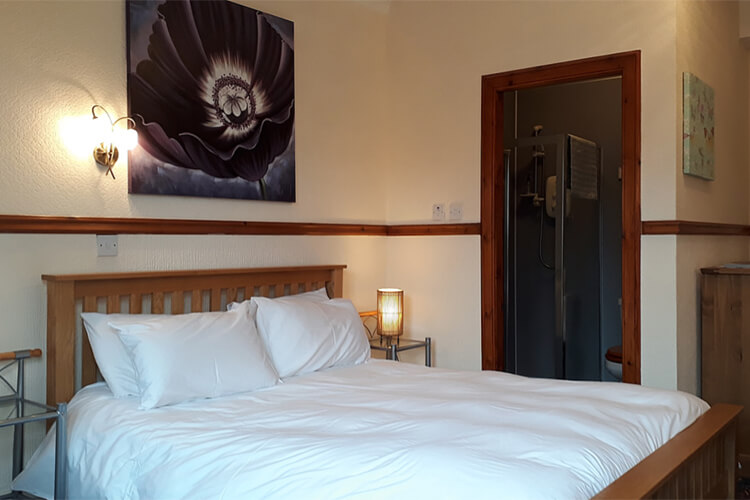 Cedar Villa Guest House - Image 2 - UK Tourism Online