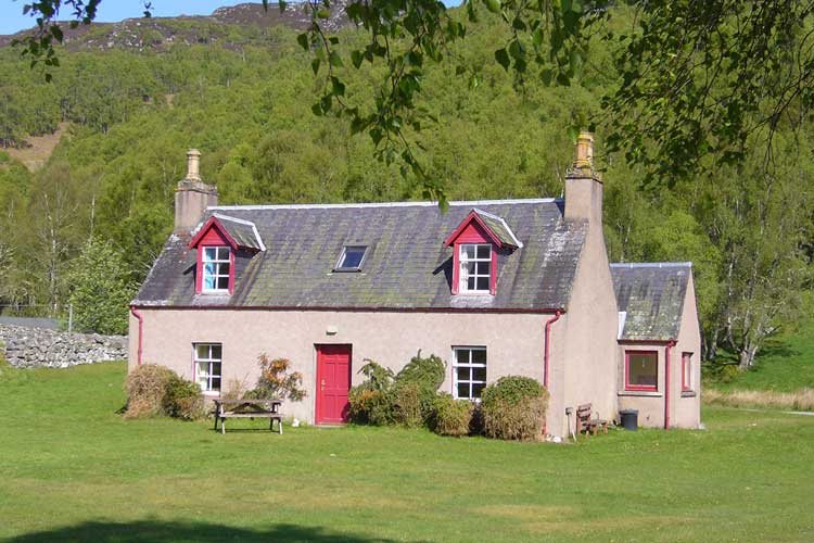 Culligran Cottages - Image 1 - UK Tourism Online