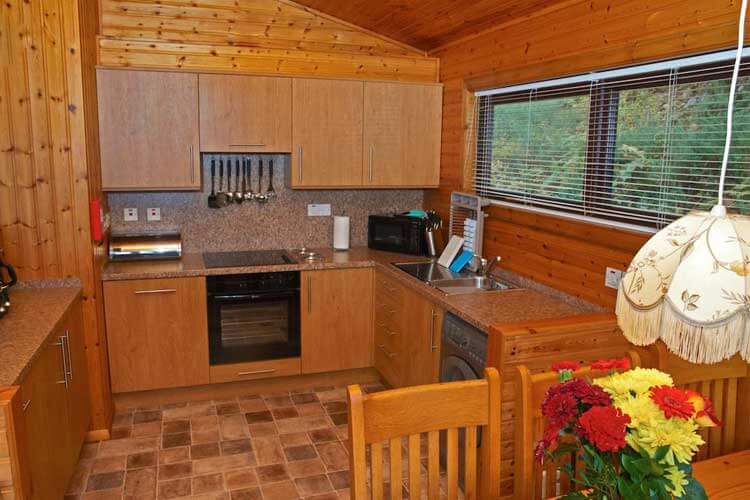 Drumnadrochit Lodges - Image 4 - UK Tourism Online