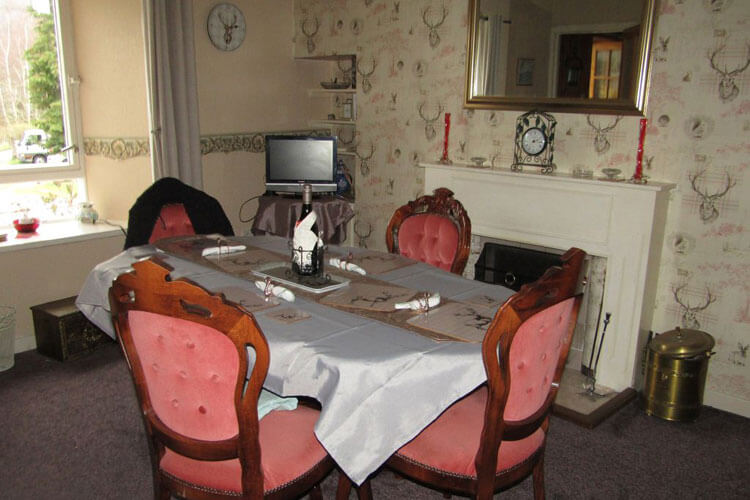 Holly Cottage - Image 2 - UK Tourism Online