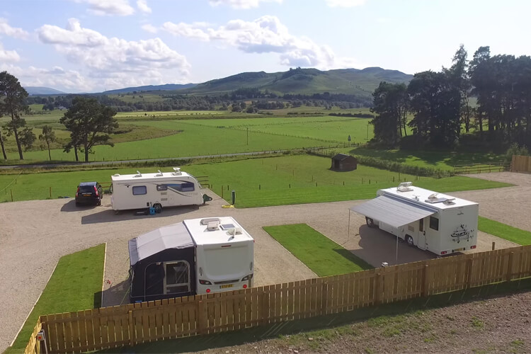 Laggan Caravan & Motorhome Site - Image 2 - UK Tourism Online