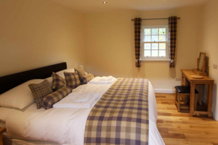 Lochside Holiday House - Image 4 - UK Tourism Online