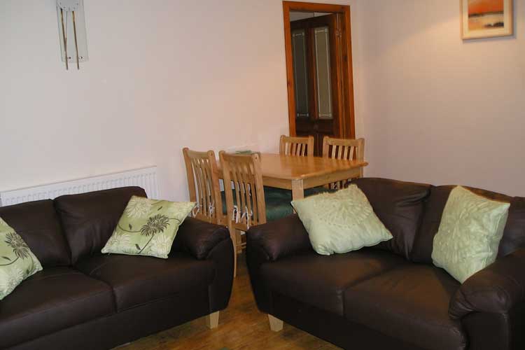 Springwell Cottage - Image 2 - UK Tourism Online