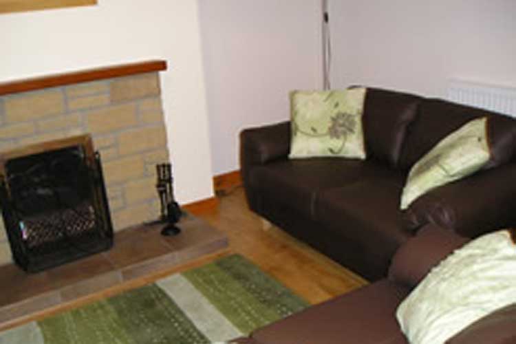 Springwell Cottage - Image 3 - UK Tourism Online