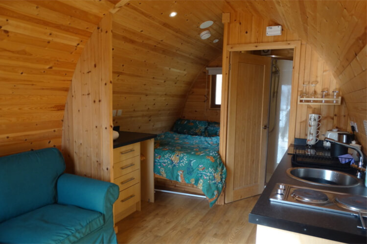 Loch Morar Self-Catering - Image 2 - UK Tourism Online