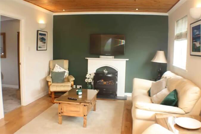 Kabuis Holiday Cottage Thumbnail | Isle of Lewis - Outer Hebrides | UK Tourism Online