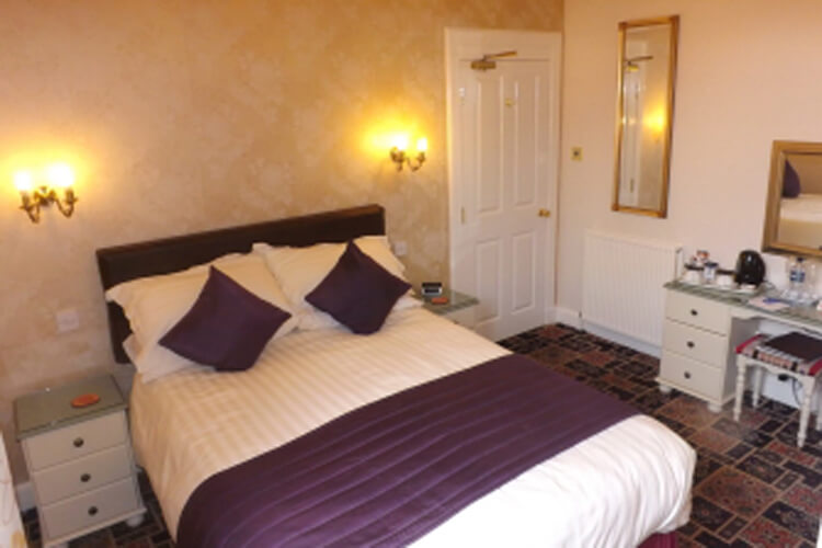 Almond Villa Guest House - Image 3 - UK Tourism Online