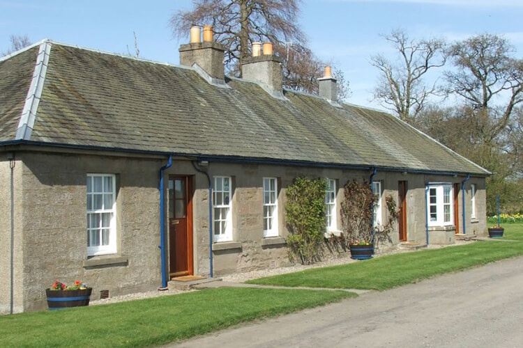 Cloag Farm Cottages - Image 1 - UK Tourism Online