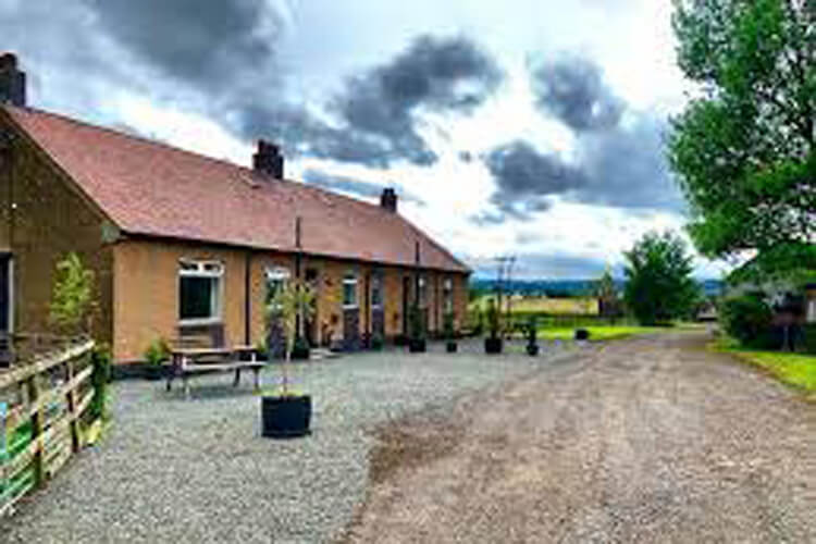 Broom Farm Cottages - Image 1 - UK Tourism Online