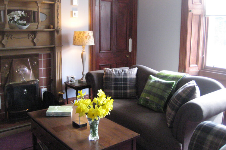 Creag Darach Cottage - Image 2 - UK Tourism Online