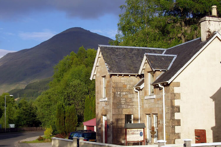 Glenardran House - Image 1 - UK Tourism Online