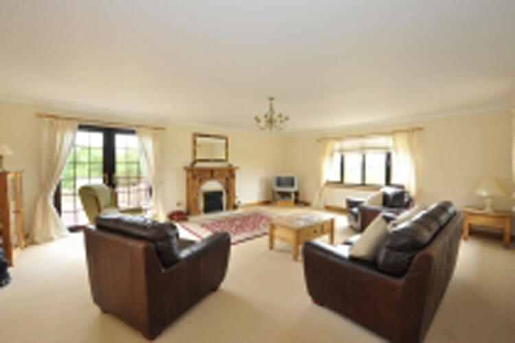 Lawford Lodge - Image 2 - UK Tourism Online