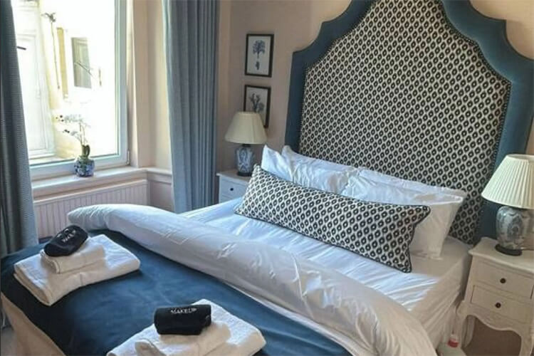 Macdui & Corrie Apartment at Munro Guest House - Image 2 - UK Tourism Online