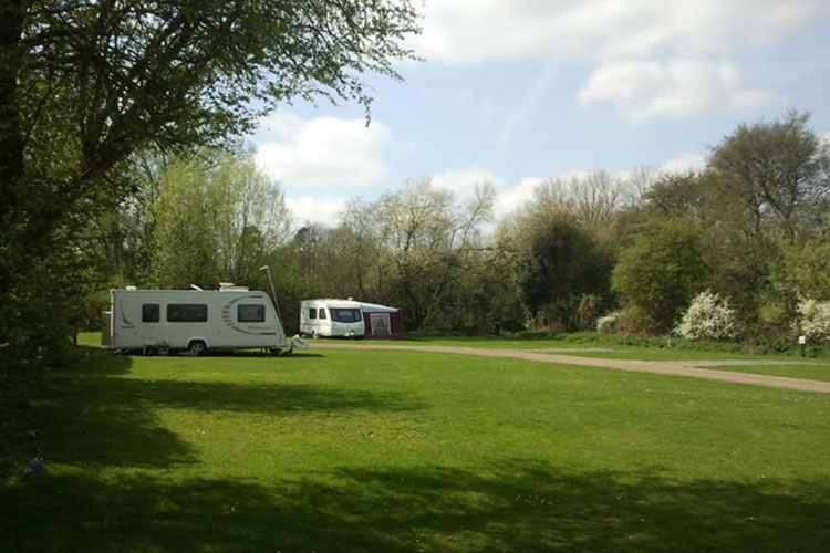 Hurley Riverside Park - Image 1 - UK Tourism Online