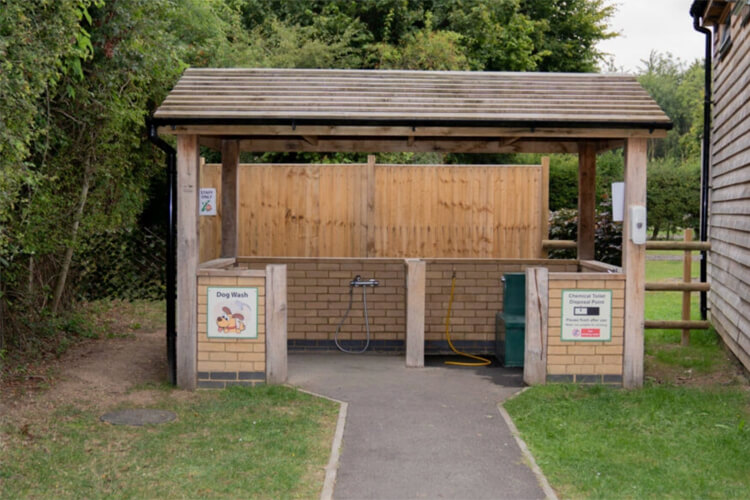 Hurley Riverside Park - Image 4 - UK Tourism Online