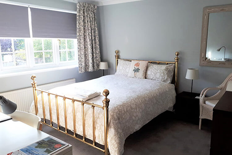 Manor Gate Bed & Breakfast - Image 2 - UK Tourism Online