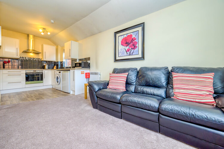 Rainbow Apartments - Image 1 - UK Tourism Online