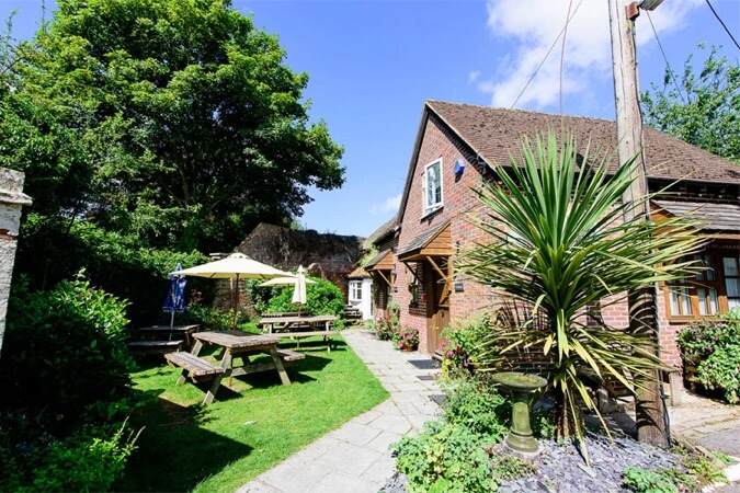 Ye Olde Red Lion Thumbnail | Newbury - Berkshire | UK Tourism Online