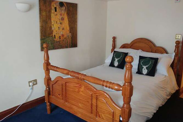 The Three Horseshoes - Image 3 - UK Tourism Online