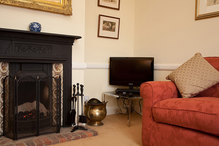 Blackdown Cottage - Image 2 - UK Tourism Online
