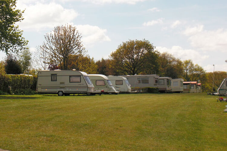 Cobbs Hill Farm Caravan & Camping Park - Image 2 - UK Tourism Online