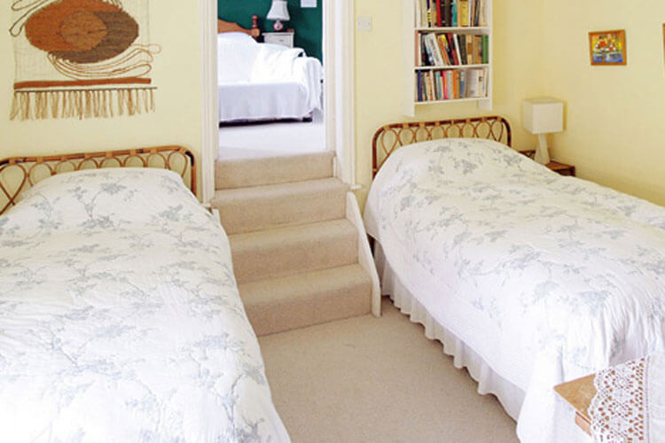 Holly Lodge Bed and Breakfast - Image 4 - UK Tourism Online