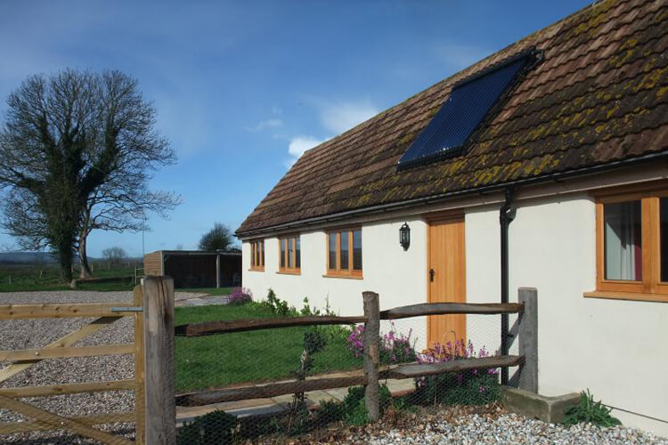 Moorhen Cottage - Image 1 - UK Tourism Online