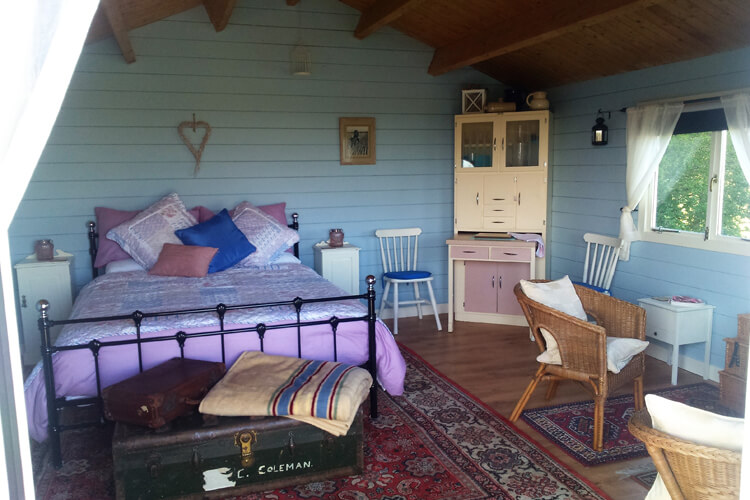 Oakfield Farm at Golden Cross - Image 3 - UK Tourism Online