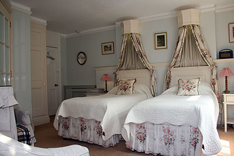 Ocklynge Manor - Image 3 - UK Tourism Online