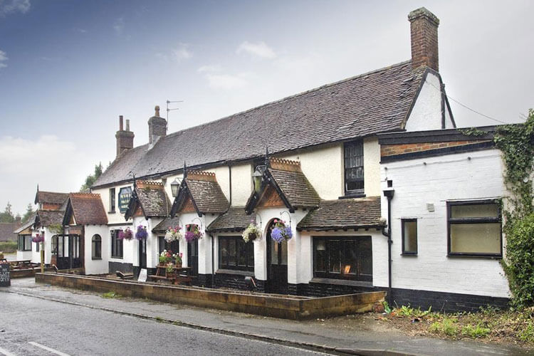 May Garland Inn - Image 1 - UK Tourism Online