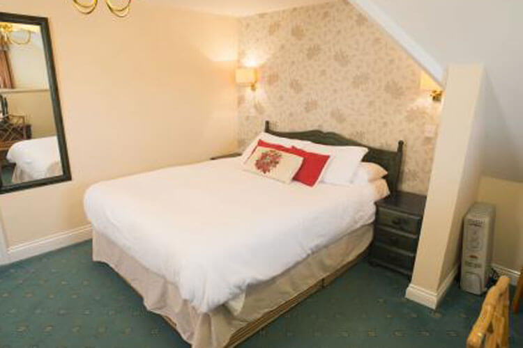 The Horseshoe Inn - Image 2 - UK Tourism Online