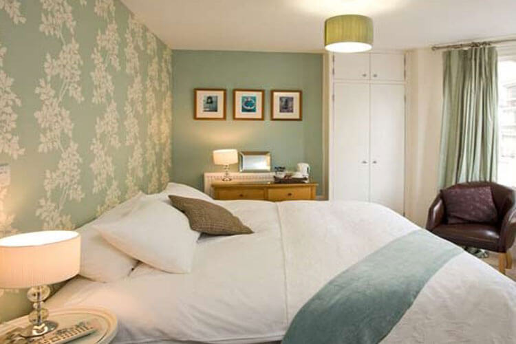 Whitburn Lodge Guesthouse - Image 2 - UK Tourism Online