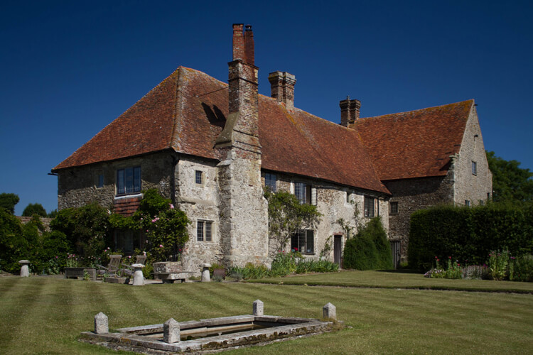 Wickham Manor House - Image 1 - UK Tourism Online