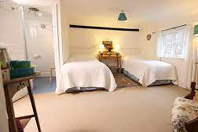 Dean Farm Bed & Breakfast - Image 4 - UK Tourism Online