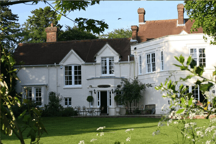 Esseborne Manor - Image 1 - UK Tourism Online