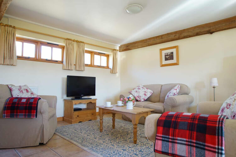 Hucklesbrook Farm Cottages - Image 2 - UK Tourism Online