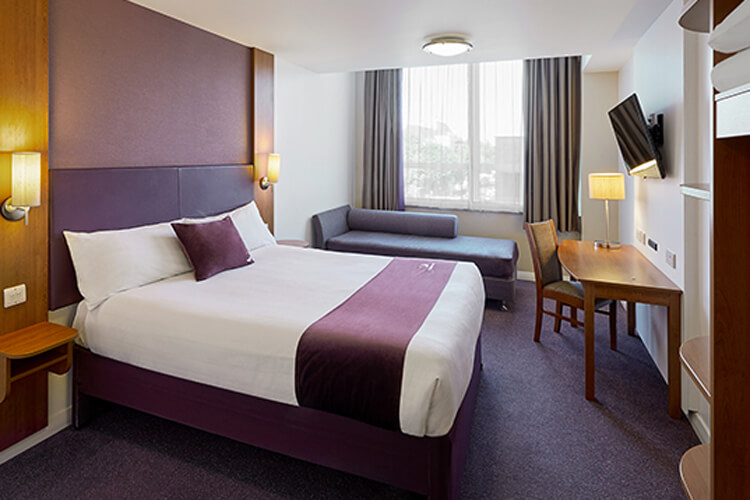 Petersfield Premier Inn - Image 3 - UK Tourism Online