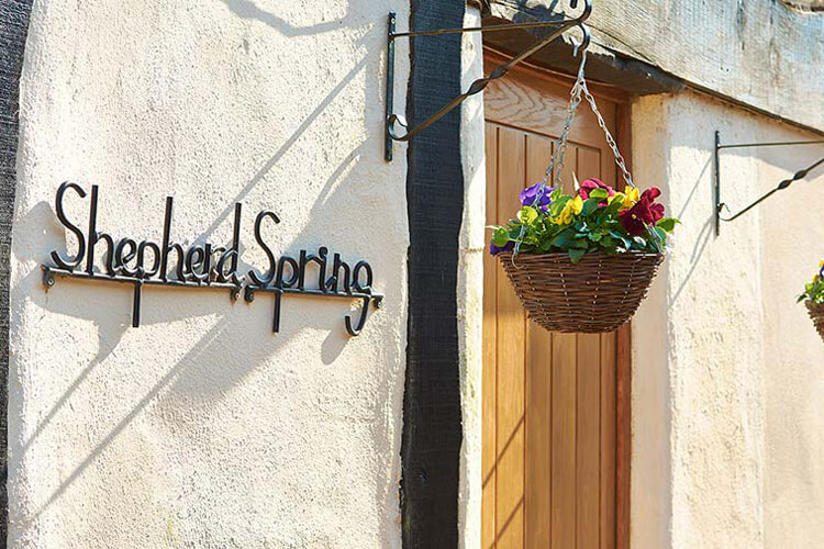 Shepherds Spring Cottages and East Mills Island - Image 1 - UK Tourism Online