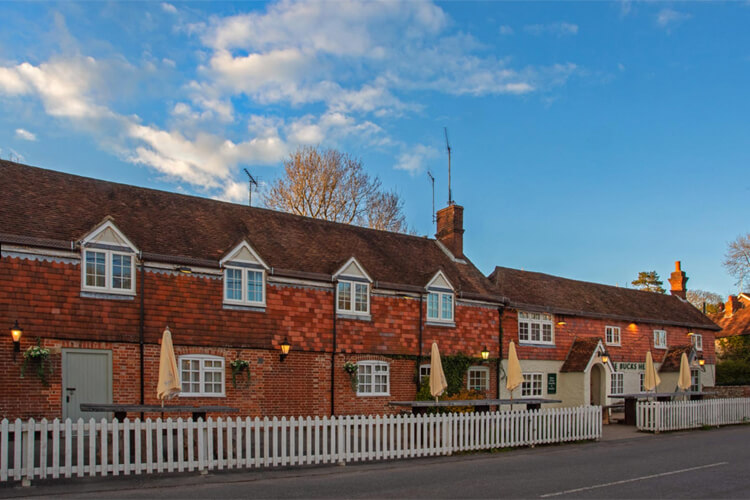 The Bucks Head (Meonstoke) - Image 1 - UK Tourism Online