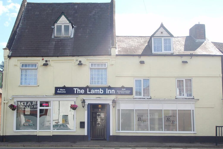 The Lamb Inn - Image 1 - UK Tourism Online