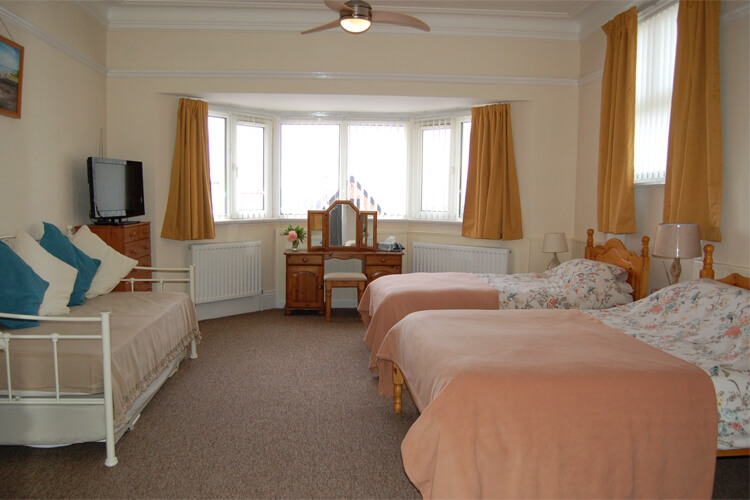 Trevarner Guest House - Image 2 - UK Tourism Online